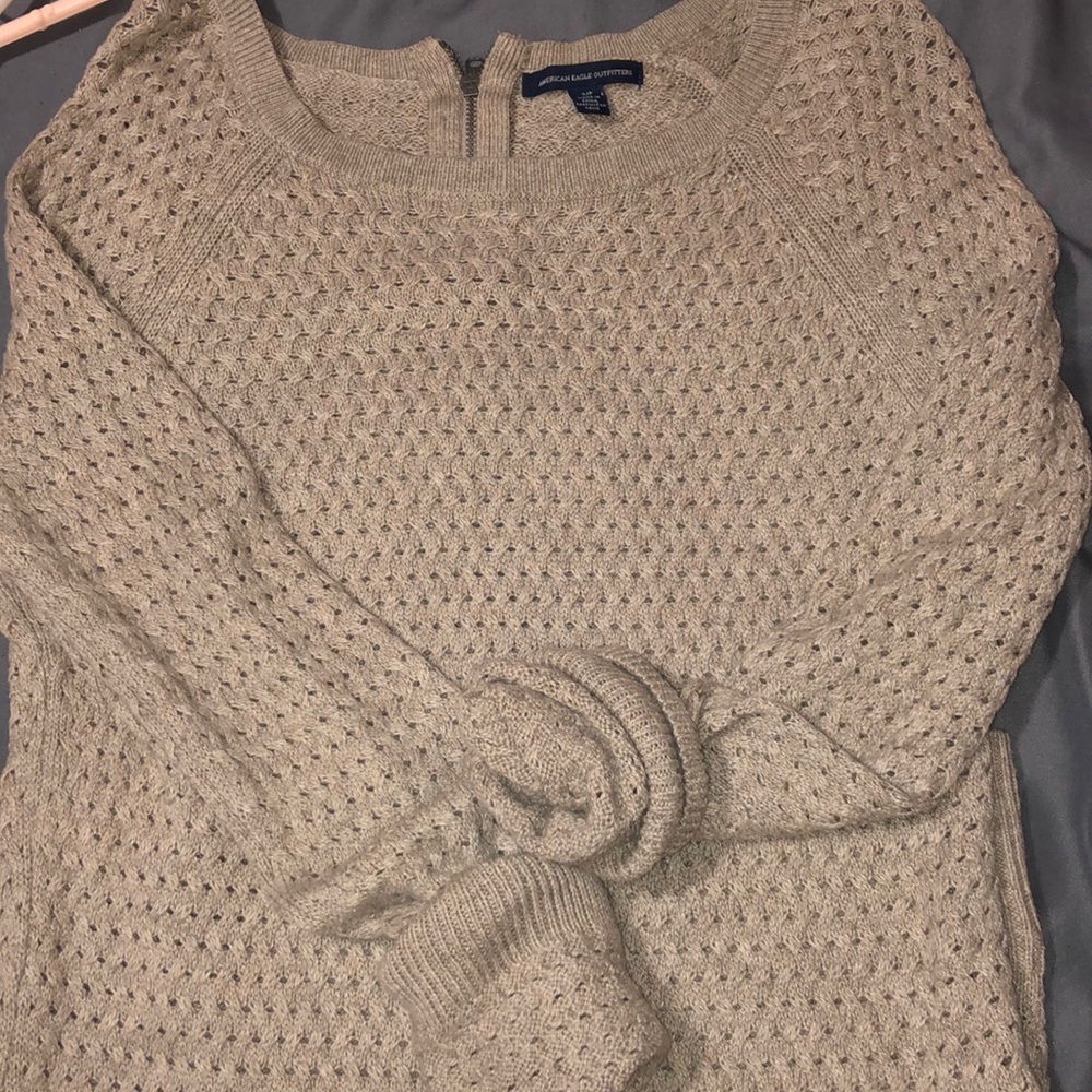 Cute comfy sweater ! 🦘